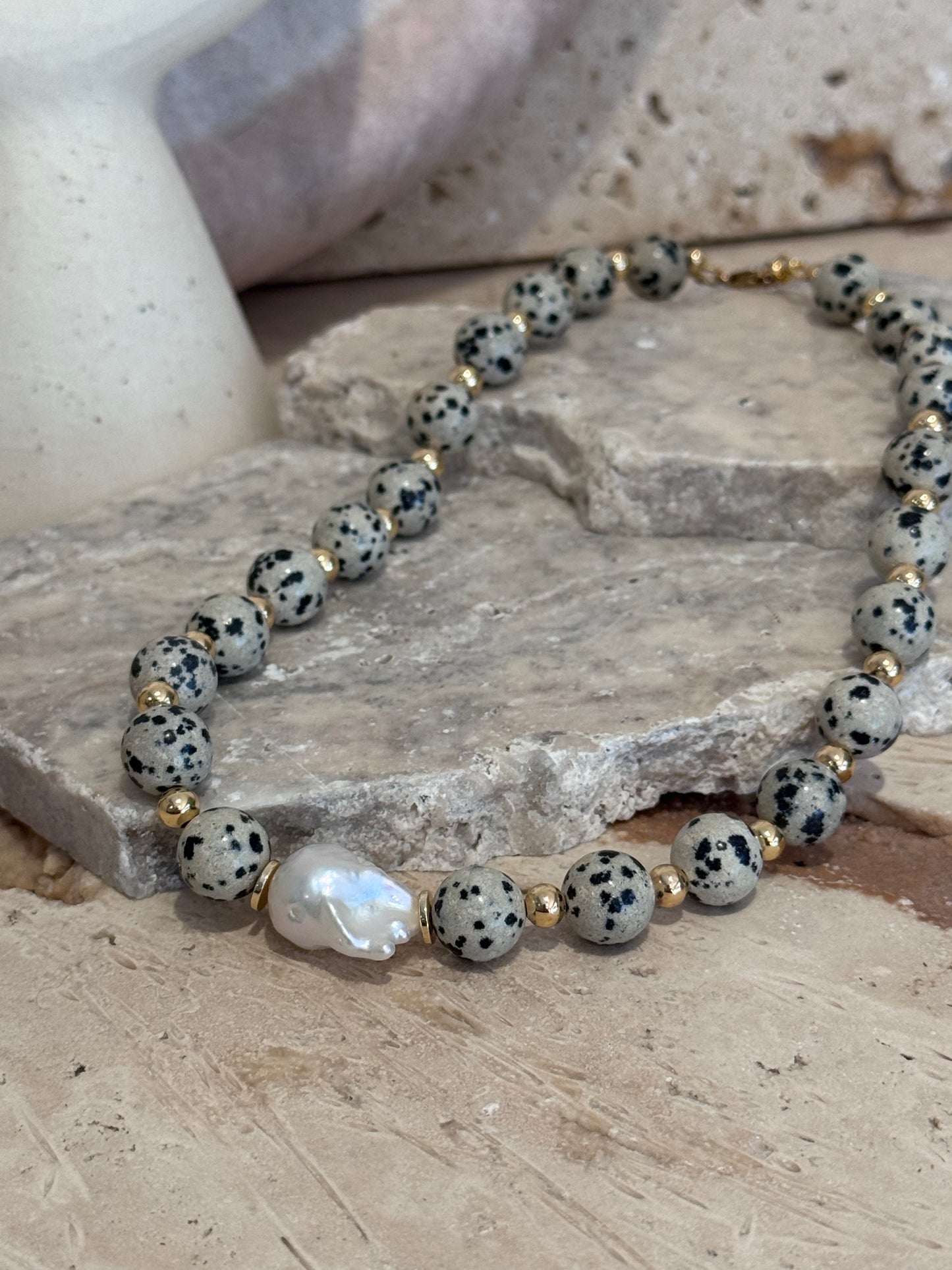 Muse Noire Pearl Necklace